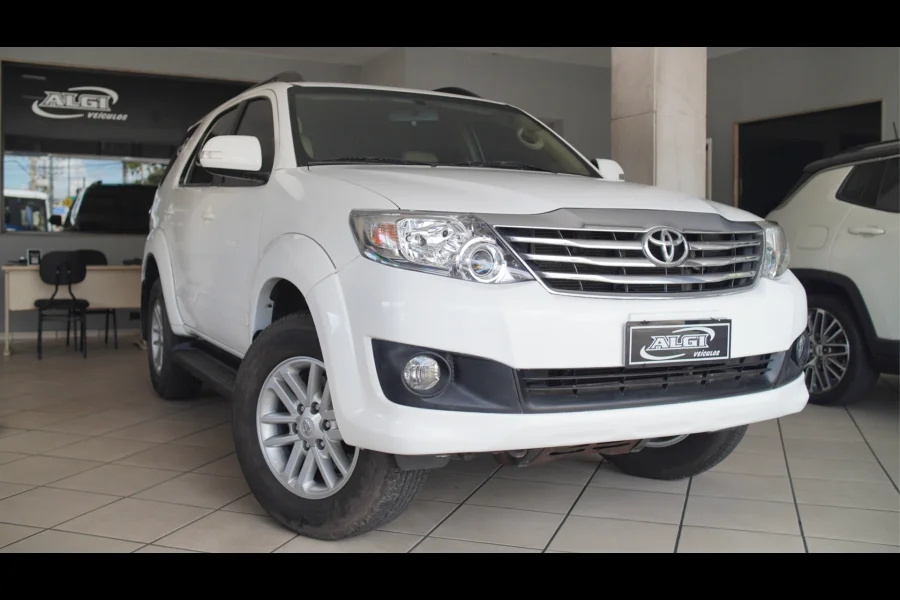 Toyota Hilux SW4 2015 branca